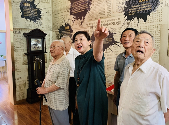 00ff8526cfc6b164ba6e5eb882b47fc.jpg 00ff8526cfc6b164ba6e5eb882b47fc.jpg